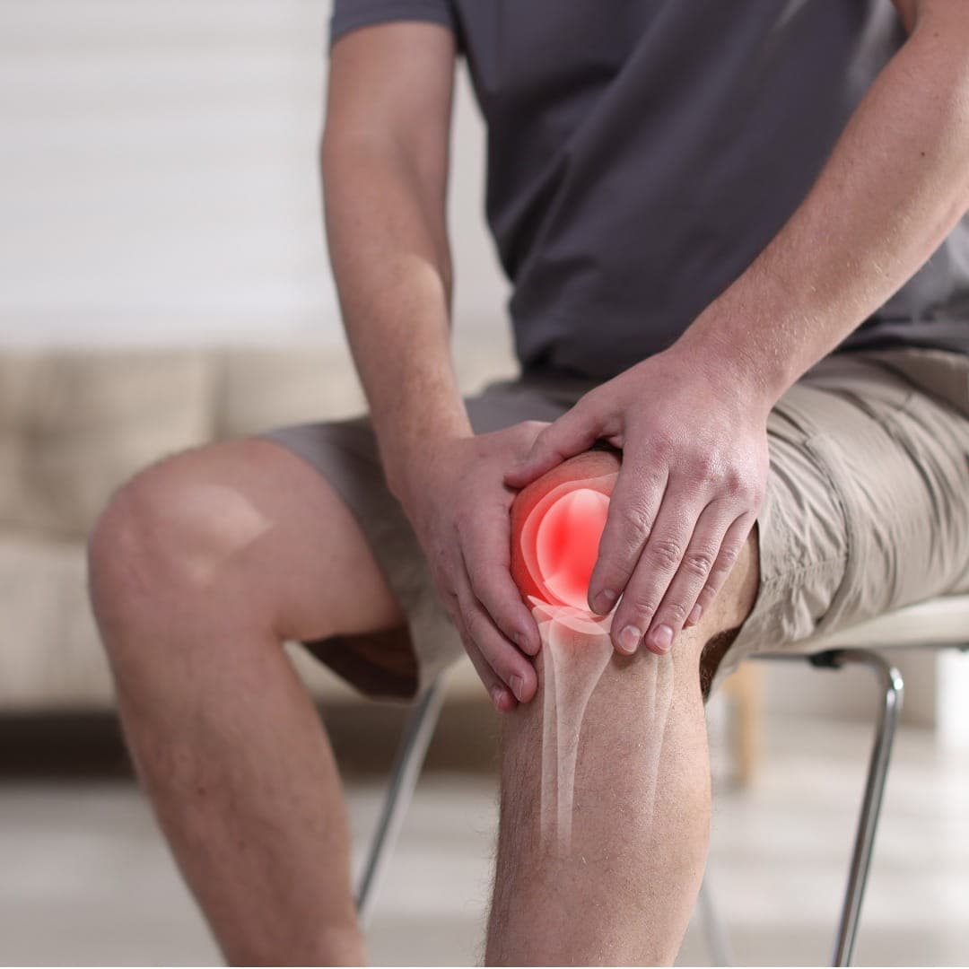 Illustration comparing healthy joint and arthritic joint anatomy