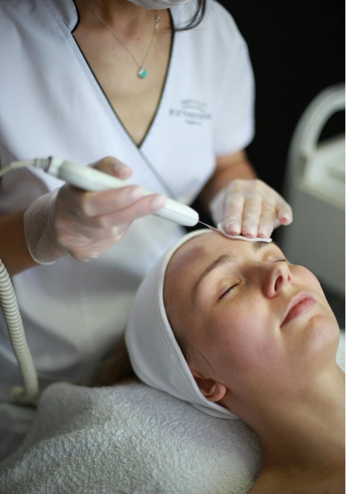 Facial treatments in Dubai performed by specialists to cleanse, rejuvenate, and enhance overall skin health.