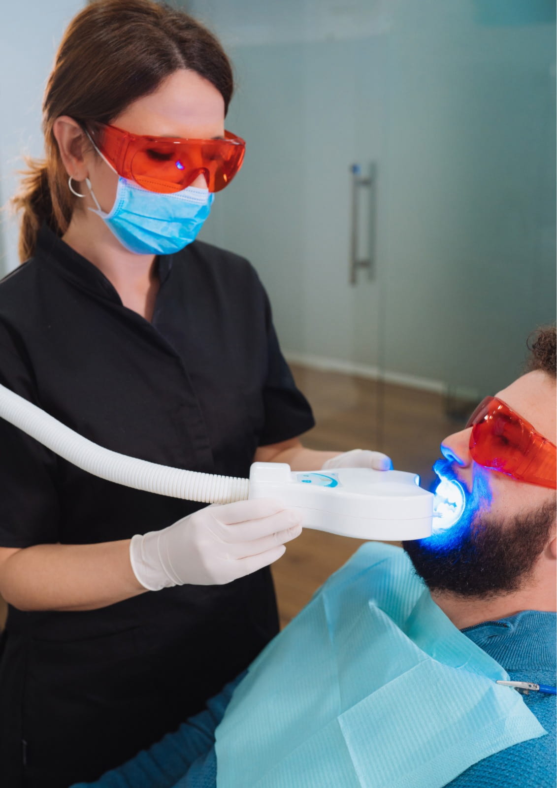 professional teeth whitening for Hollywood Smile treatment in Dubai